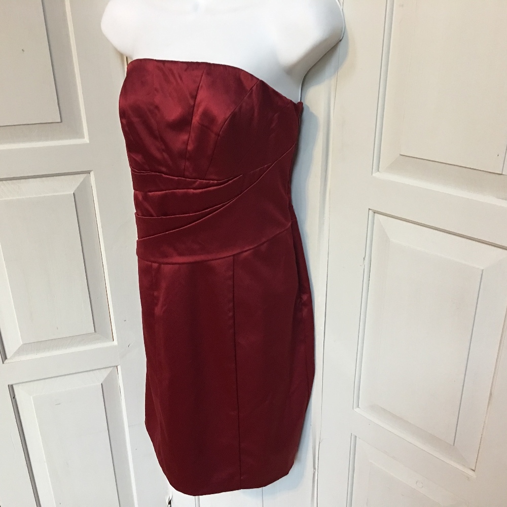 The Limited Satiny Red Dress 4 - Picture 5 of 8